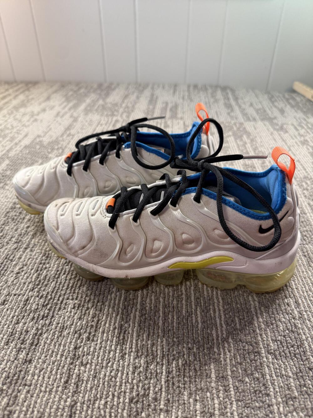 Nike Air Vapormax Plus Shoes Womens Size 6.5 White Blue Running DQ4695-001